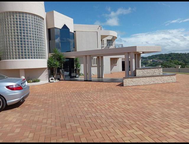 5 BEDROOM HOUSE FOR SALE IN OSLO BEACH